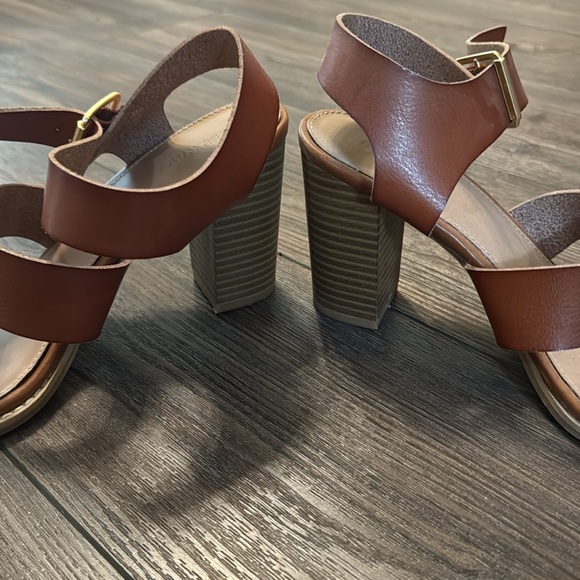 Brown Old Navy Heels - Picture 2 of 6
